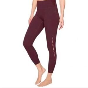 Athleta High Rise Peekaboo 7/8 Tight Burgundy Legging Powervita #869241